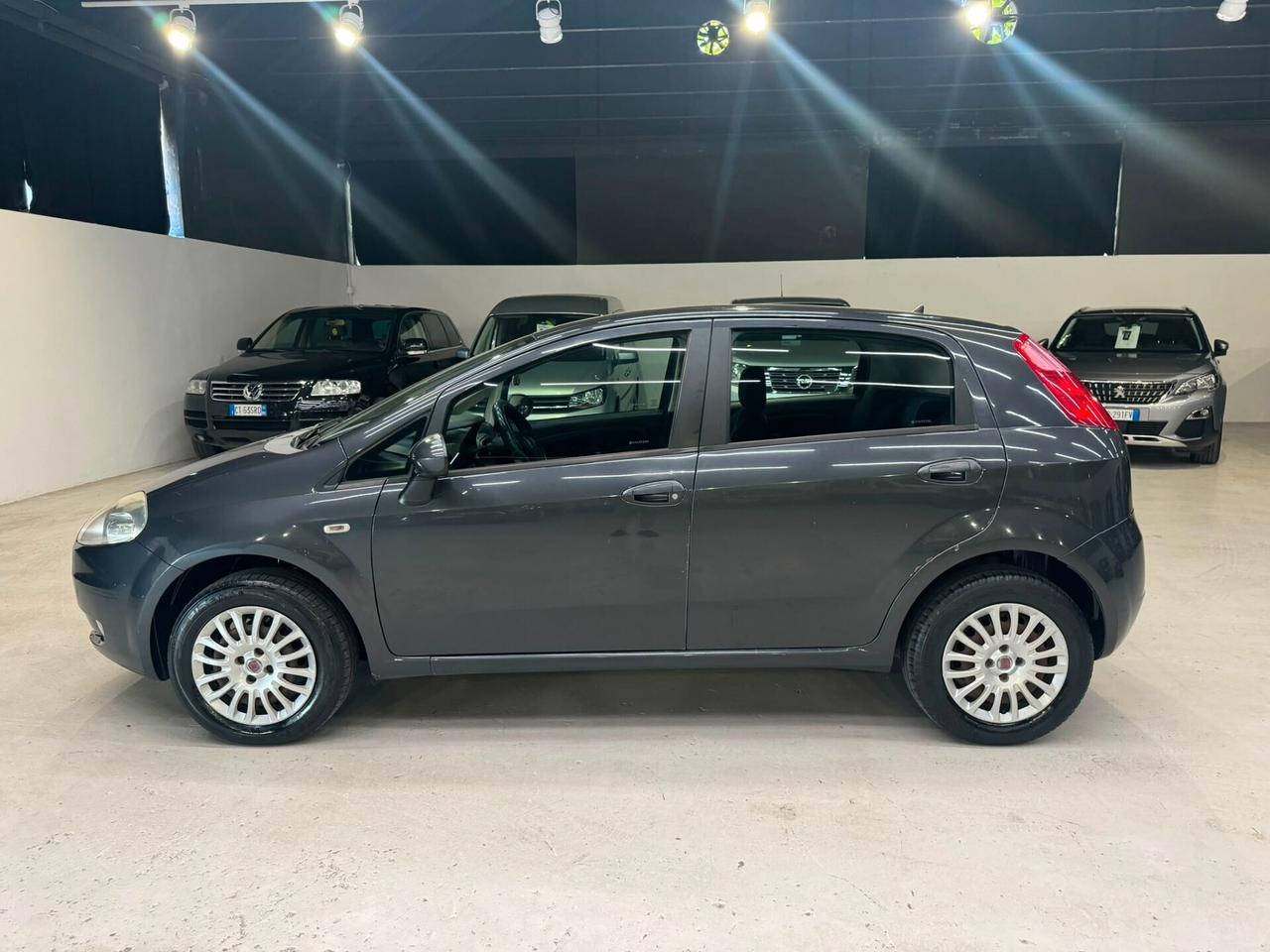 Fiat Punto GRANDE 1.4 5P DYNAMIC NATURAL POWER