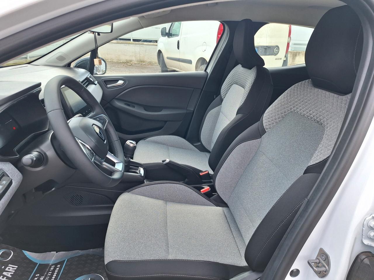 Renault Clio 1.0 TCe 90cv Evolution NAV - 2025