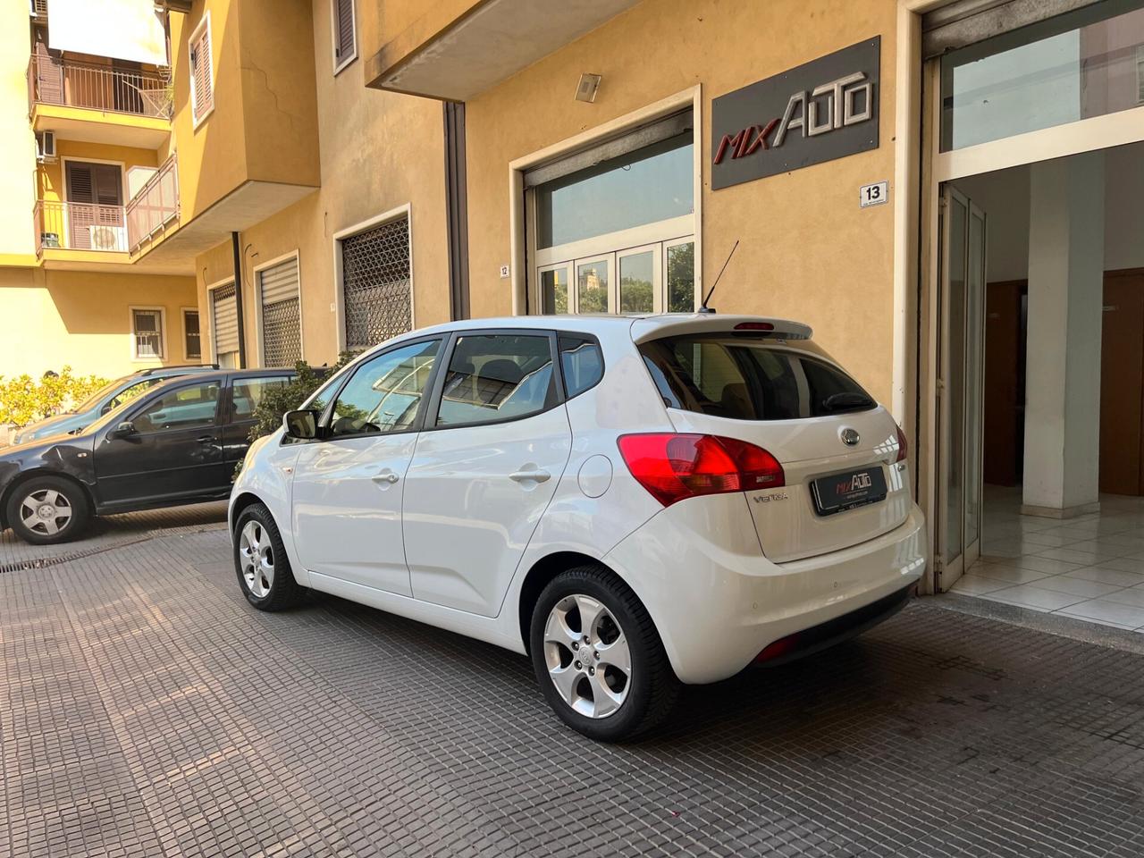 Kia Venga 1.4 CRDi 90CV Cool *TETTO PANORAMICO*