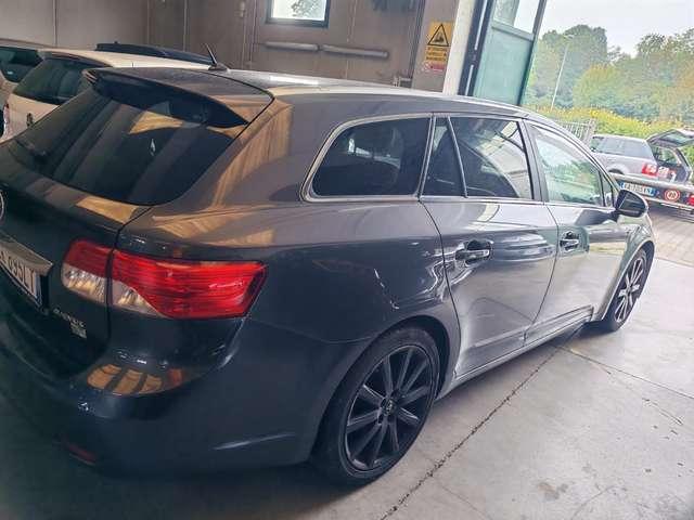 Toyota Avensis Avensis Wagon 2.2 d-cat Exec. Safety auto