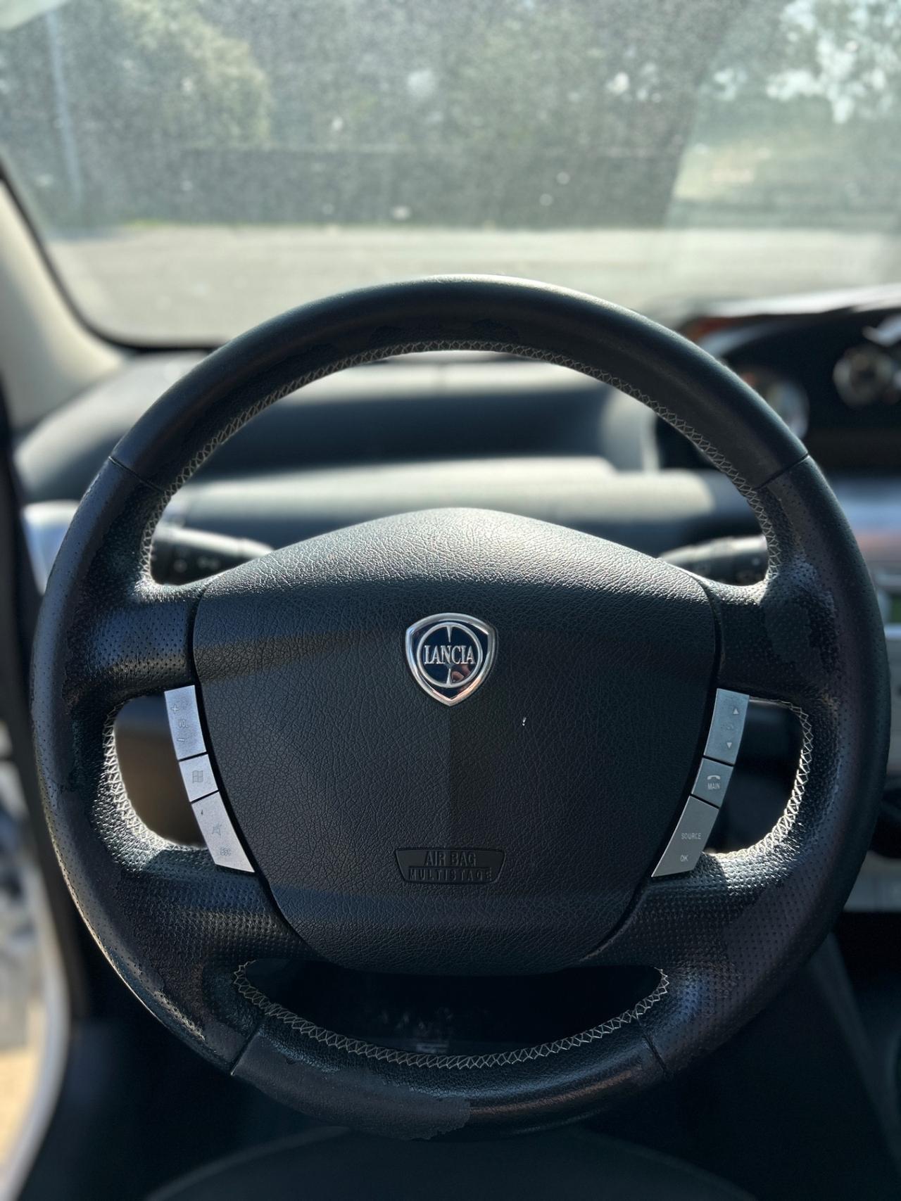 Lancia Ypsilon 1.3 MJT 75 CV MOMO DESIGN-2007