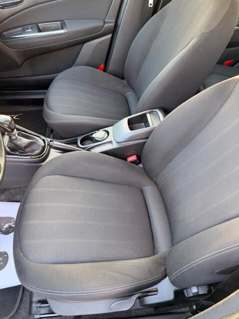 Lancia Delta 1.6 MJT DPF 105 CV Silver