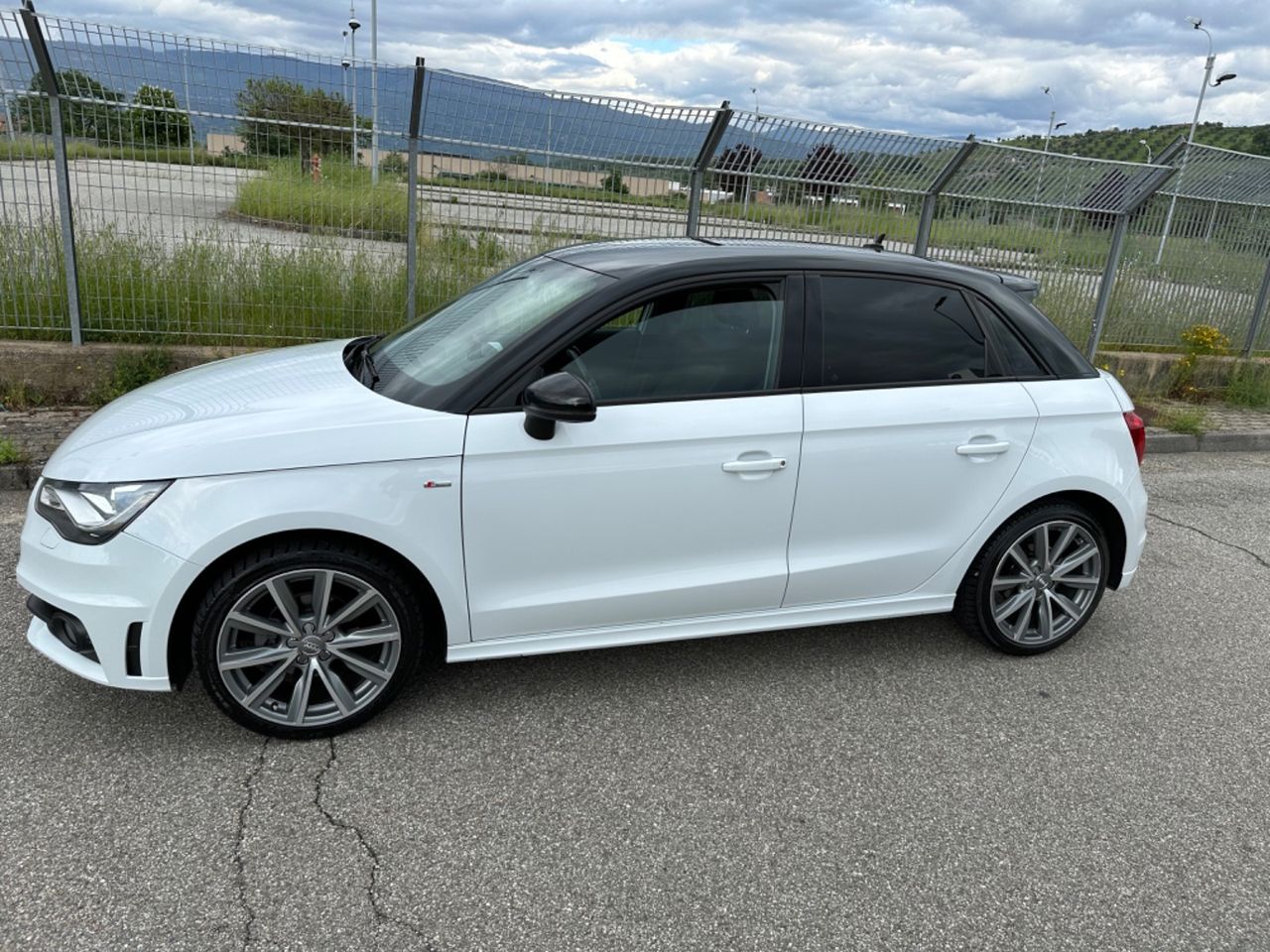 Audi A1 1.6 TDI S line Neopatentati Full