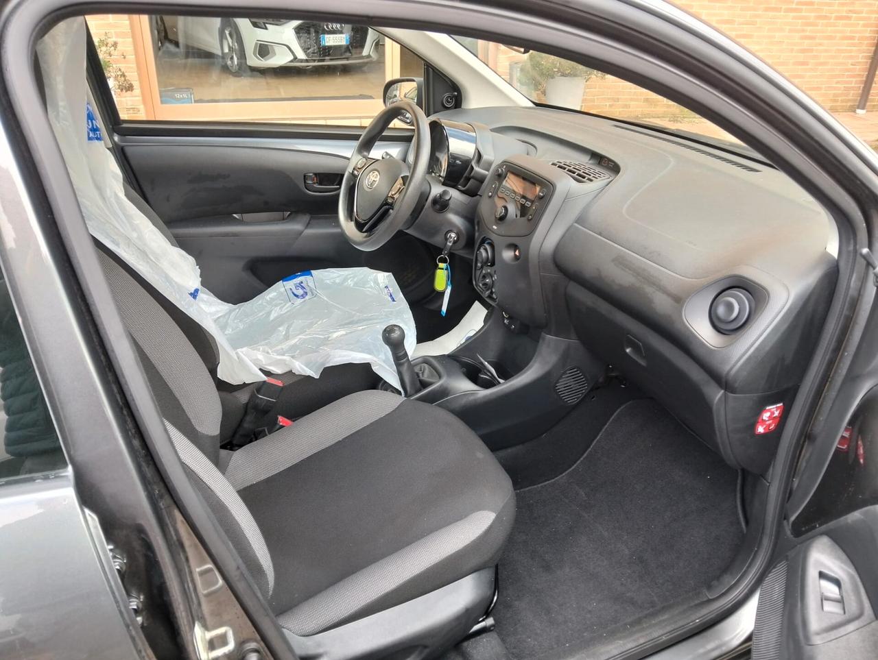 Toyota Aygo Connect 1.0 VVT-i 72 CV 5 porte x-play