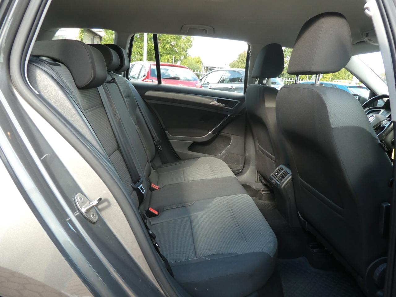 Volkswagen Golf Variant 1.6 TDI 105 CV DSG Comfortline ok neopatentati