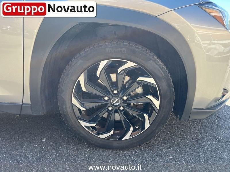 Lexus UX Hybrid 4WD Premium