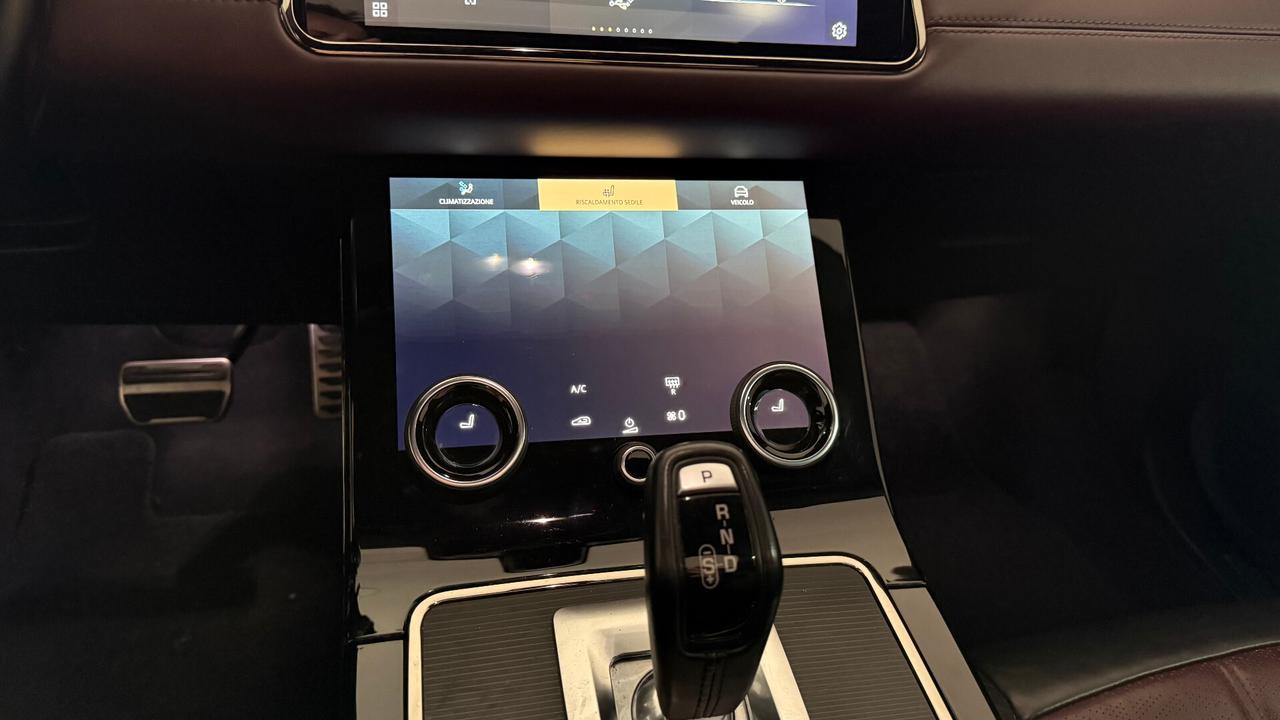 LAND ROVER EVOQUE HSE RDYNAMIC TETTO TOTAL BLACK