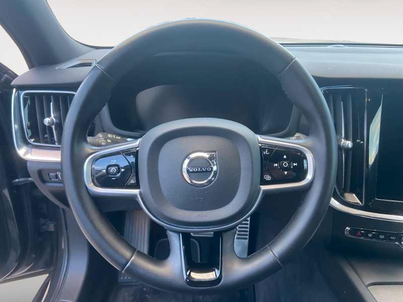 VOLVO V60 2.0 b4 MoMenTuM Business AuTo