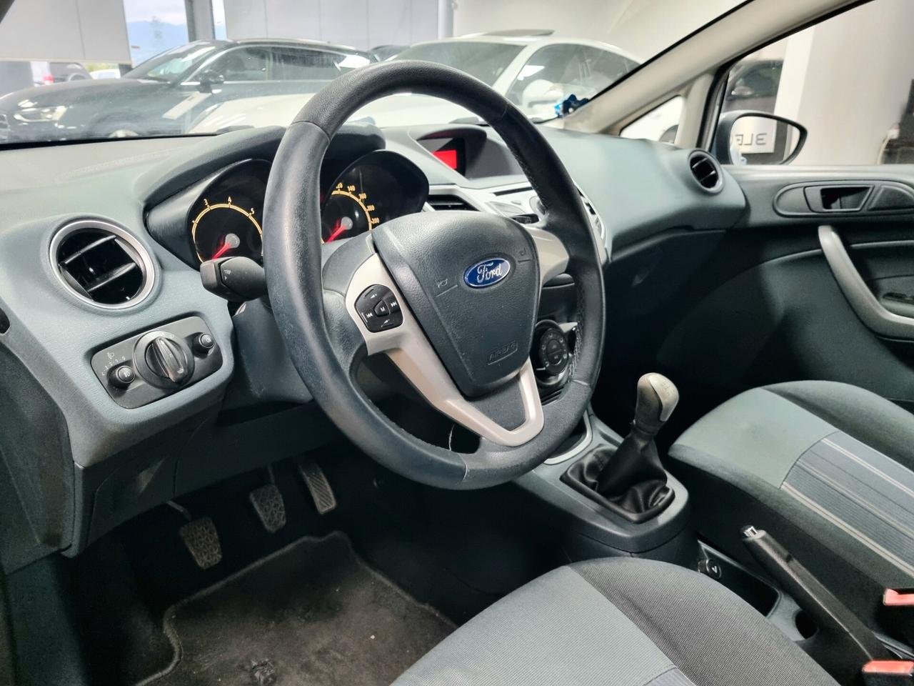 FORD FIESTA 1.2 BENZINA 82CV OK NEOPATENTATI
