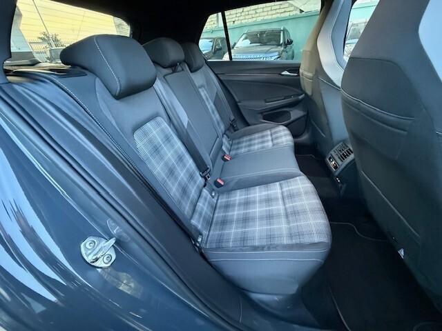 Volkswagen Golf 2.0 TDI GTD DSG 200CV
