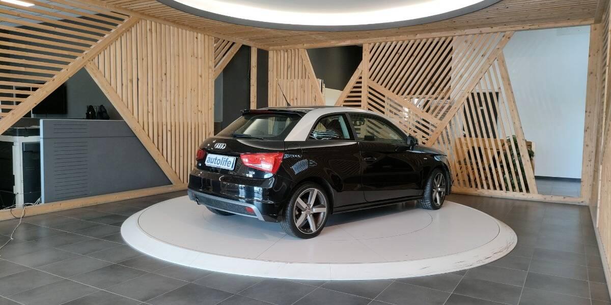 Audi A1 1.6 tdi Attraction 105cv