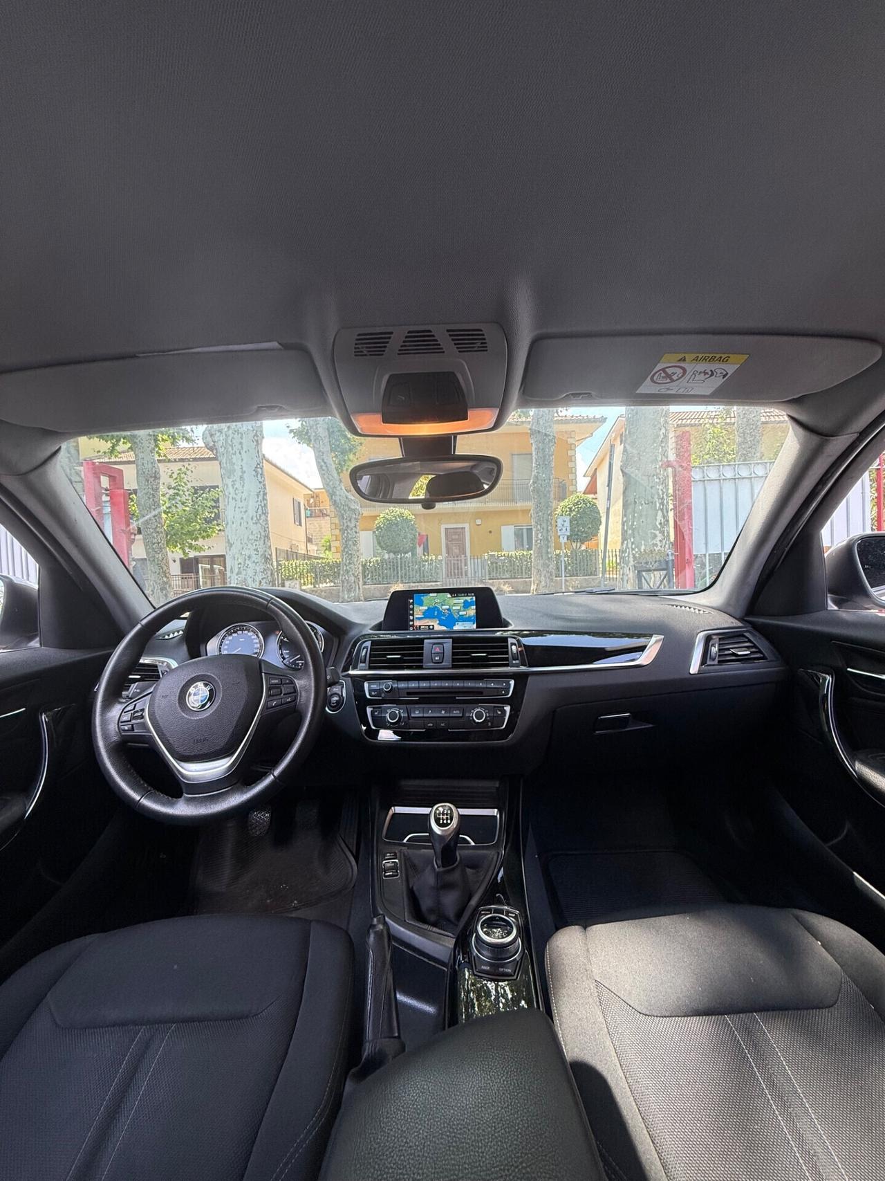 Bmw 116 116d 5p. Urban