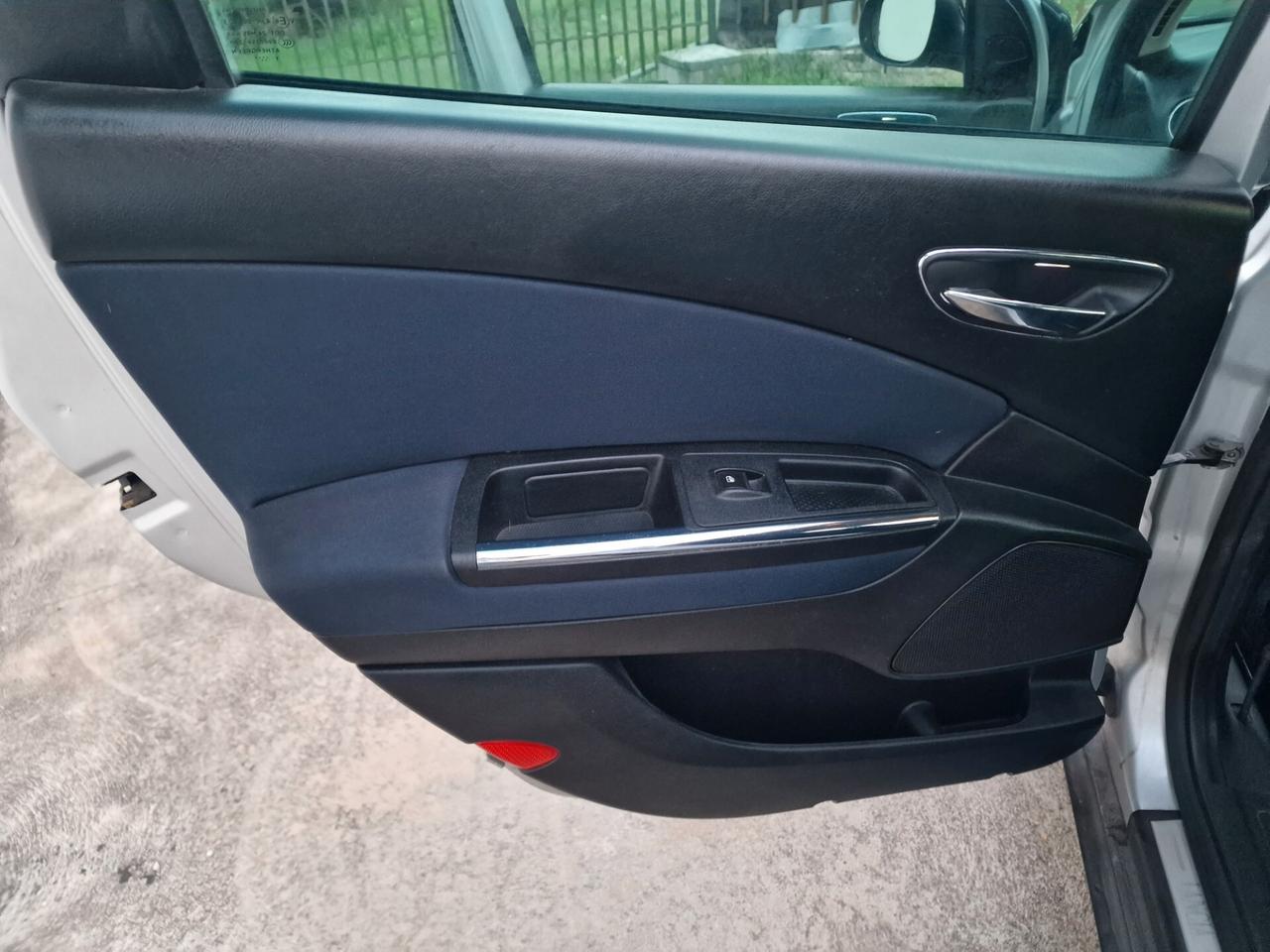 Lancia Delta 1.6 MJT DPF Gold - 2012