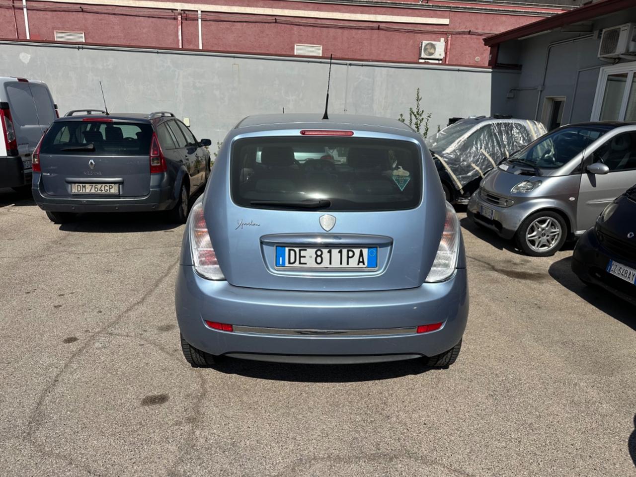 Lancia Ypsilon 1.2 LEGGI ANNUNCIO