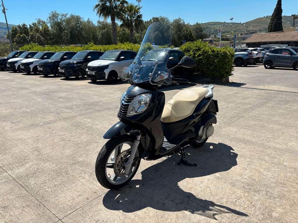 Malaguti Password 250 2005/ KM 13.000 Tuo a solo 16 Euro al mese