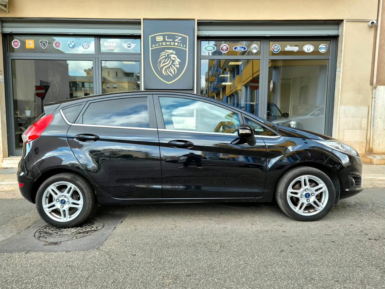 Ford Fiesta 1.5 TDCi 75CV 5 porte Titanium