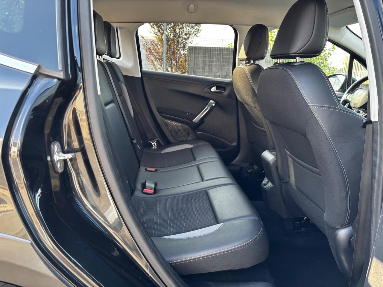 Peugeot 2008 BlueHDi 120CV, UNI PRO, GARANZIA
