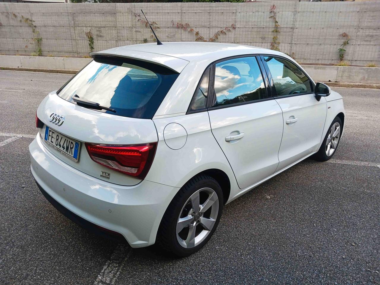 Audi A1 SPB 1.4TDI S-line UNIPRO - PERFETTA