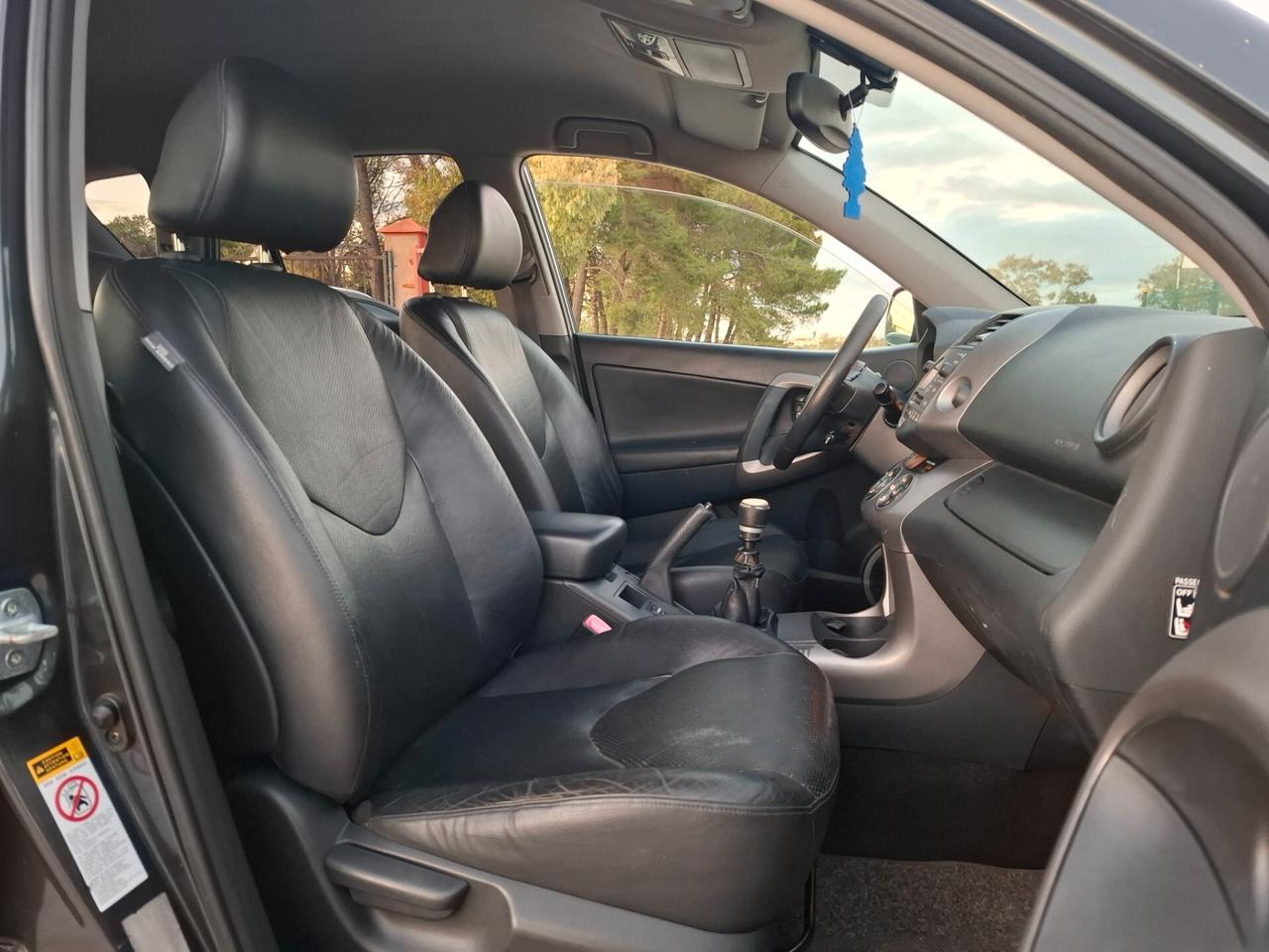 TOYOTA RAV 4 2.2 D 177 cv 4x4 LUXURY *PELLE-CERCHI*