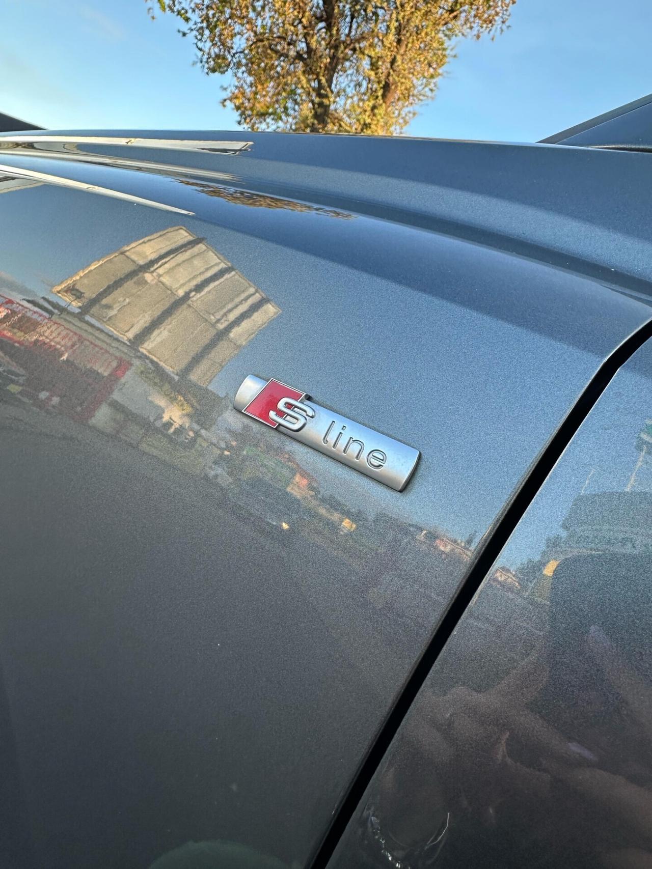 Audi Q3 2.0 TDI 150 CV S-LINE