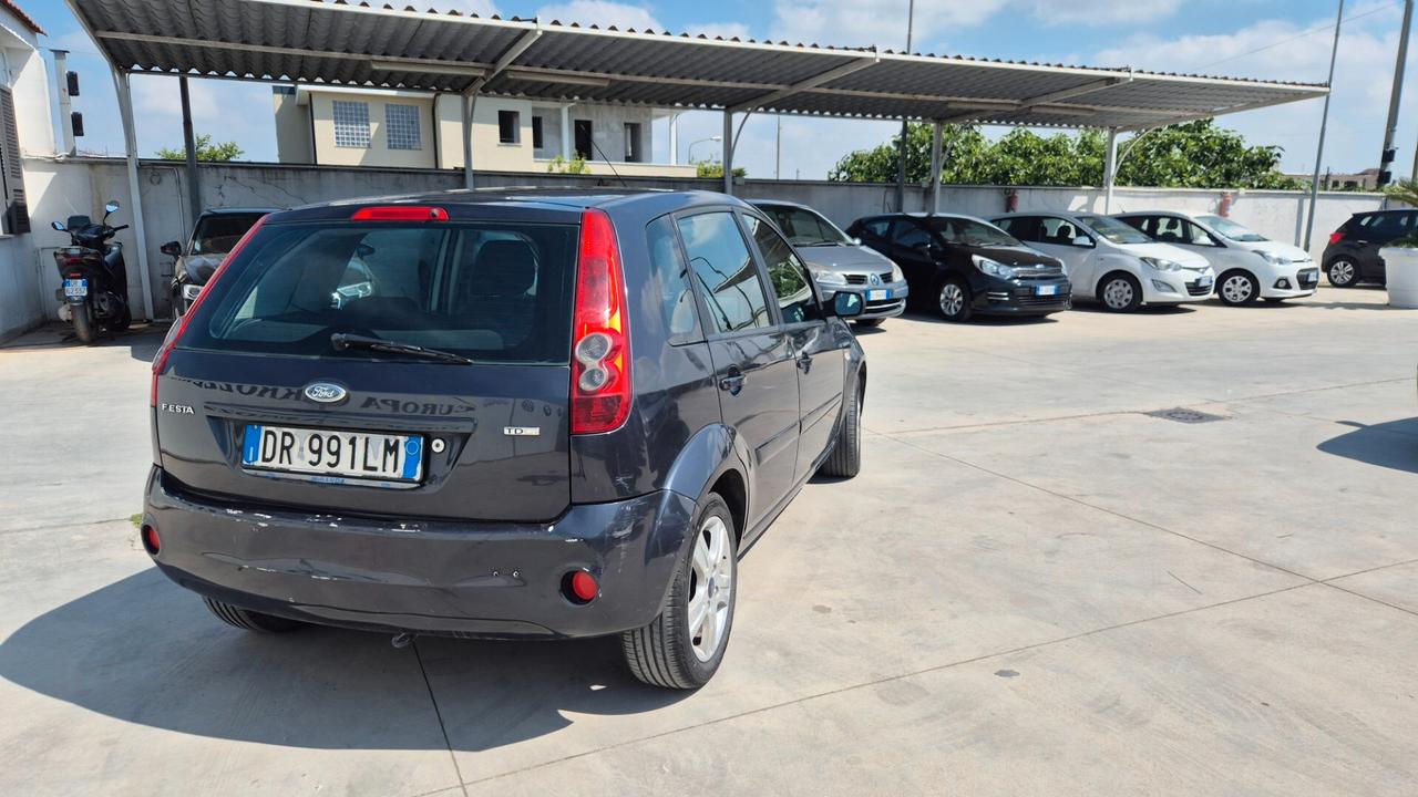 Ford Fiesta 1.4 TDCI 5porte GHIA