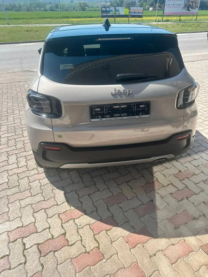 Jeep Avenger 1.2 Turbo 110 CV MHEV Summit