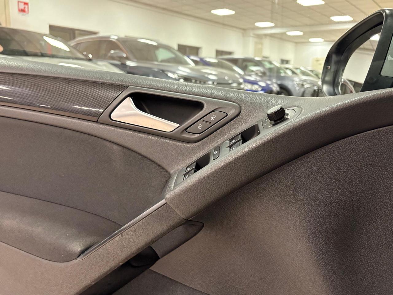 Volkswagen Golf 5p 1.6 tdi Highline dsg