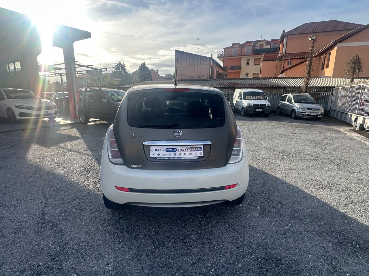 Lancia Ypsilon 1.4 16V Platino