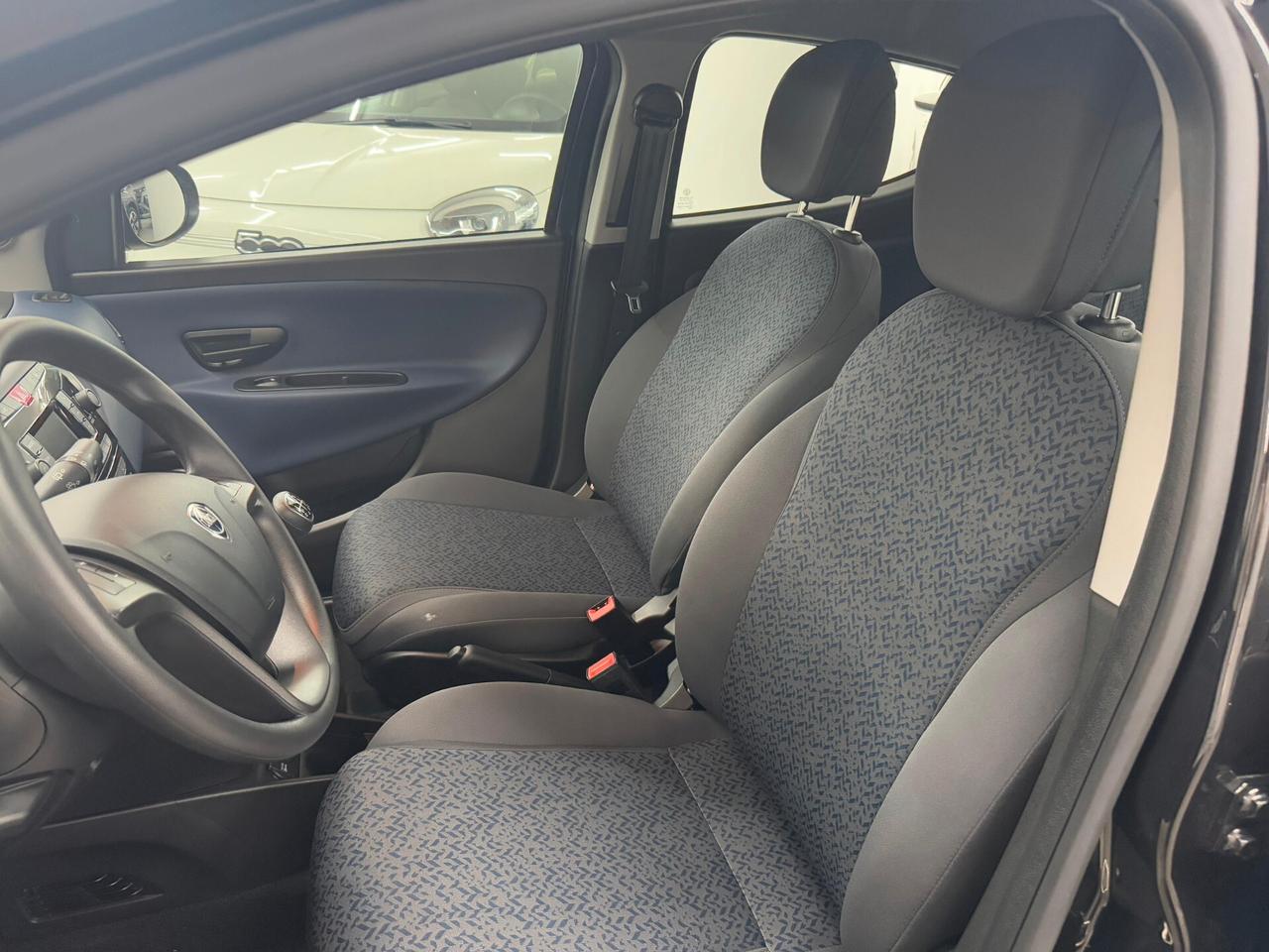 Lancia Ypsilon 1.0 FireFly 5 porte S&S Hybrid Oro