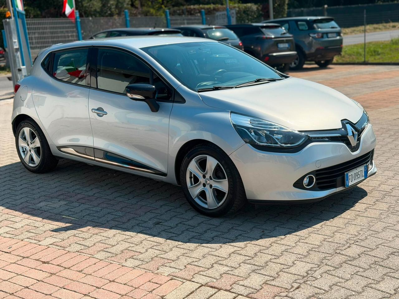 Renault Clio 1.2 75CV 5 porte Zen