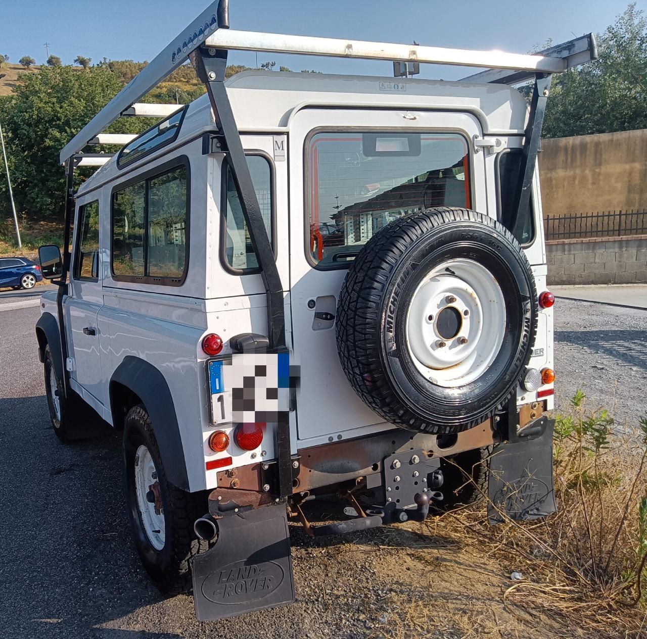 Land Rover Defender 90 2.2 TD4 Station Wagon E N1