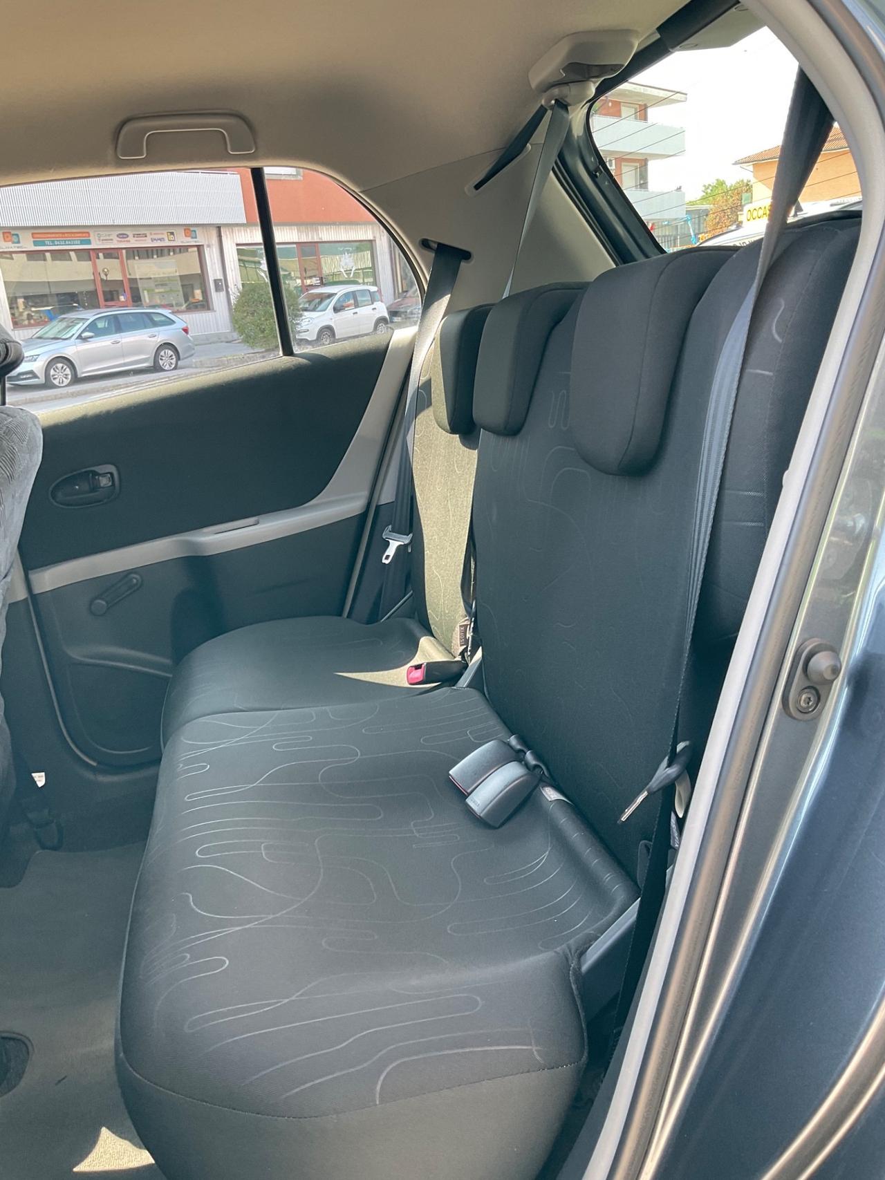 Toyota Yaris 1.0 5 porte Sol