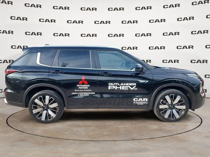 Mitsubishi Outlander PHEV 2.4L PHEV INTENSE