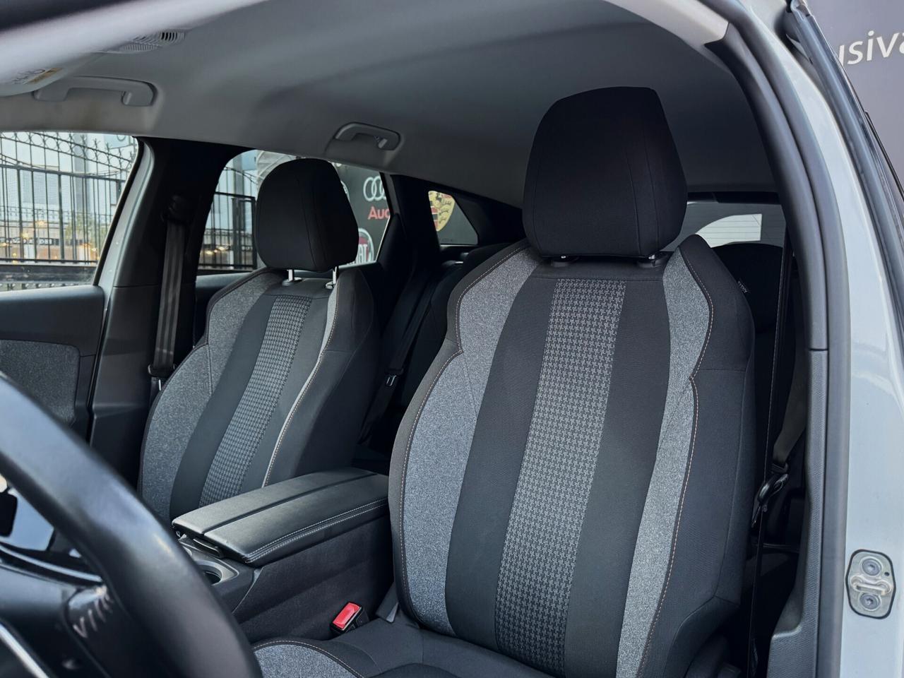 Peugeot 3008 1.5 bluehdi Active Pack S 131CV