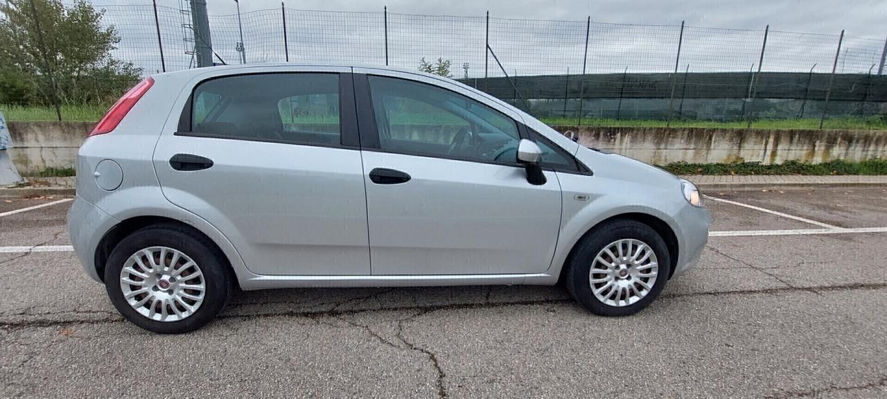 PUNTO 1,3 MTJ DIESEL 85 CV MODELLO STREET USB TELEFONO BLUE E MEE X NEOPATENTATI