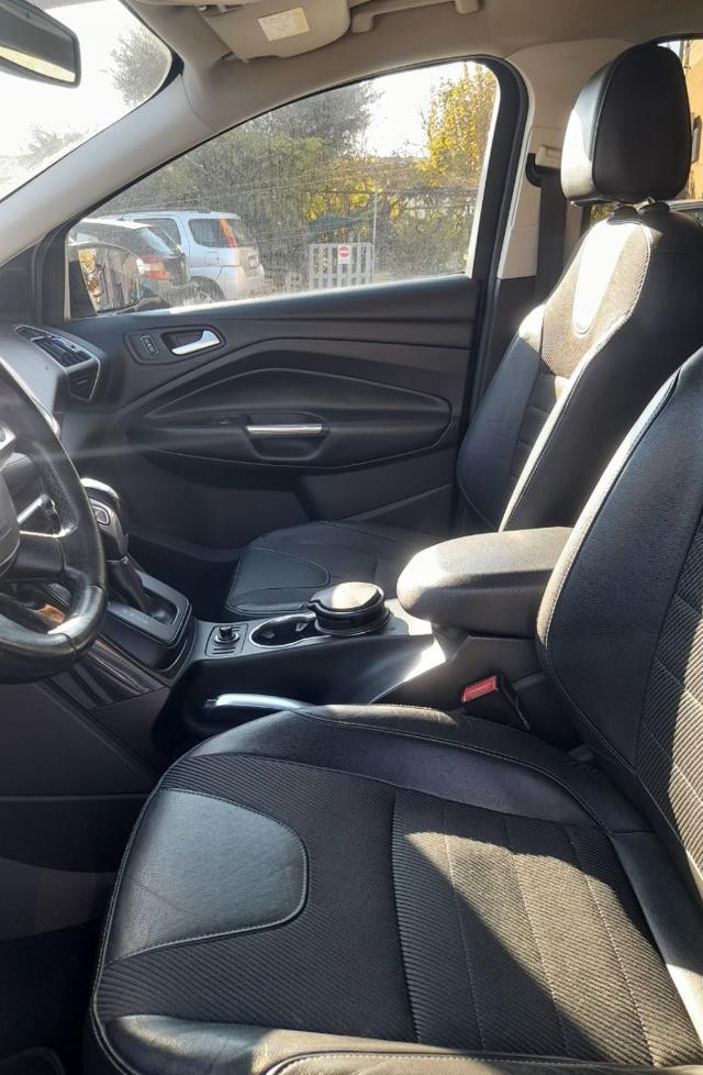 FORD Kuga TDCI 4WD Powershift Titanium