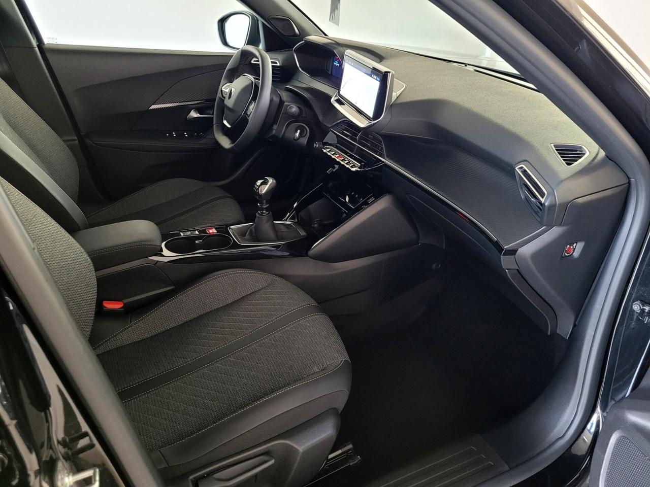 Peugeot 2008 1.2 ALLURE AUT. CRUISE LED CARPLAY PELLE NAVI