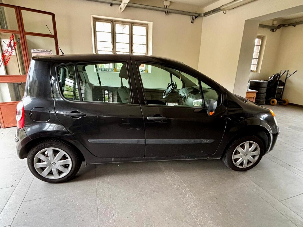 Renault Modus 1.2 16V Confort Authentique