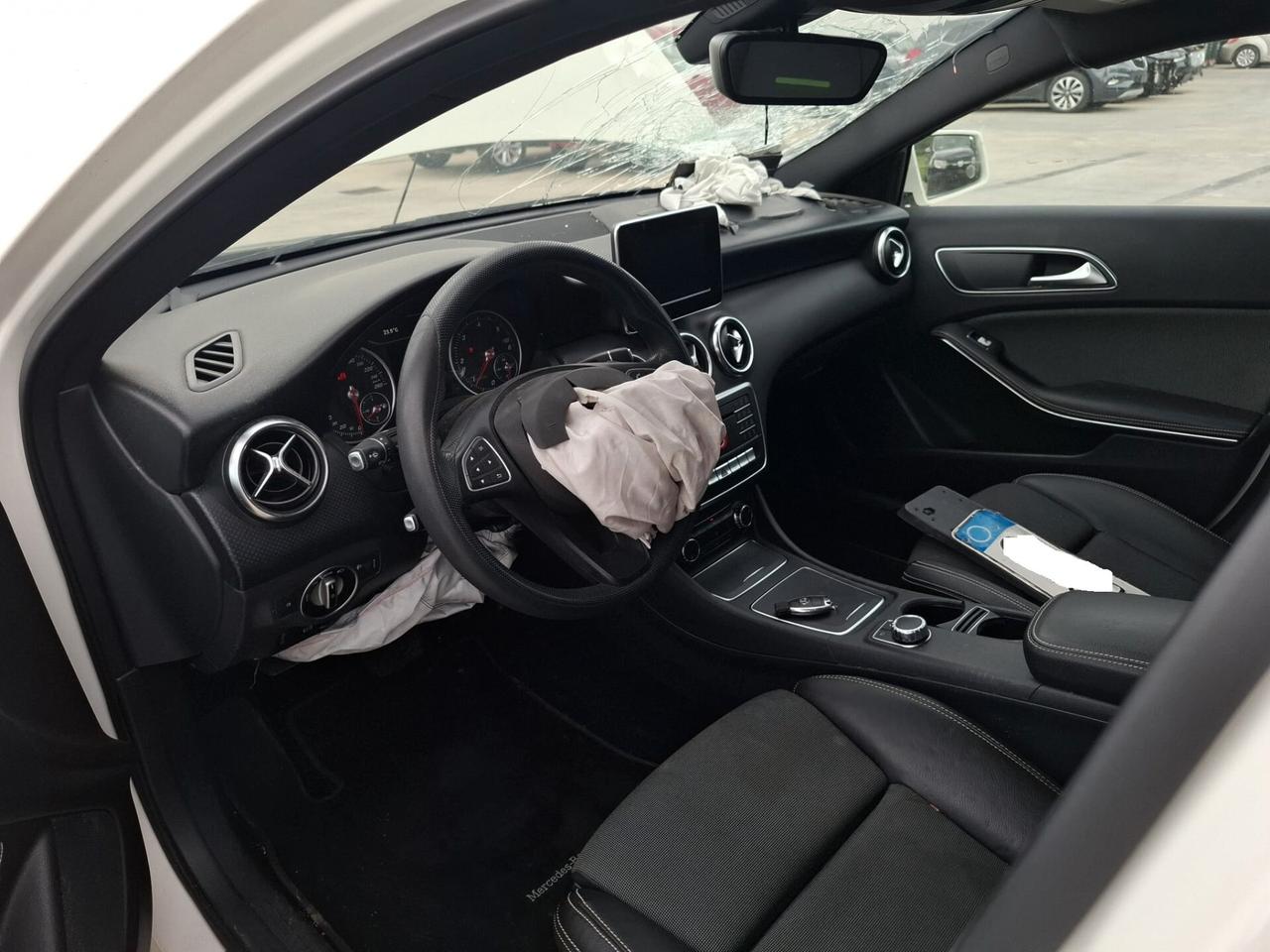 Mercedes-benz A 160 d auto - SINISTRATA