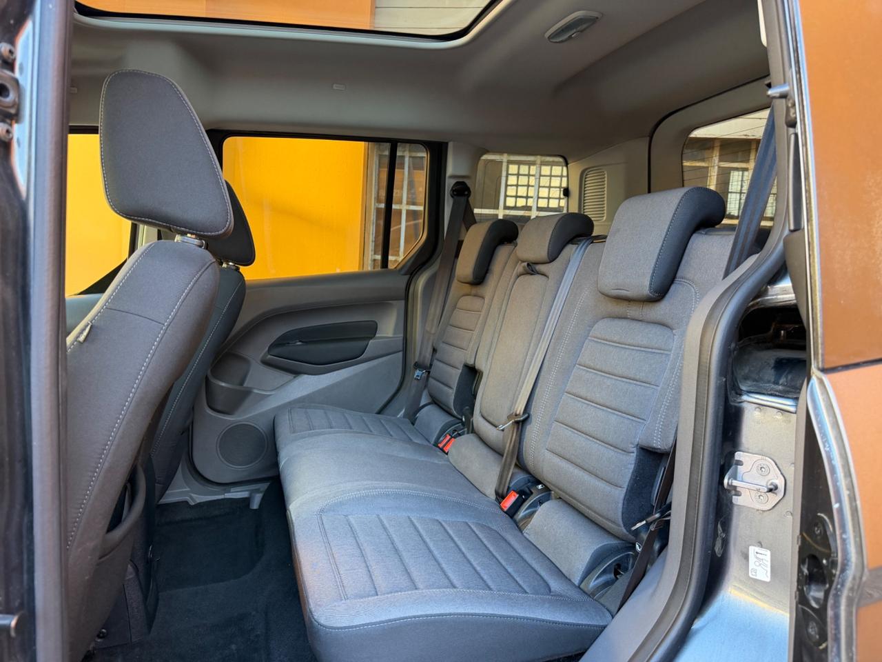 Ford Tourneo Connect 1.5 TDCi 120 CV Titanium