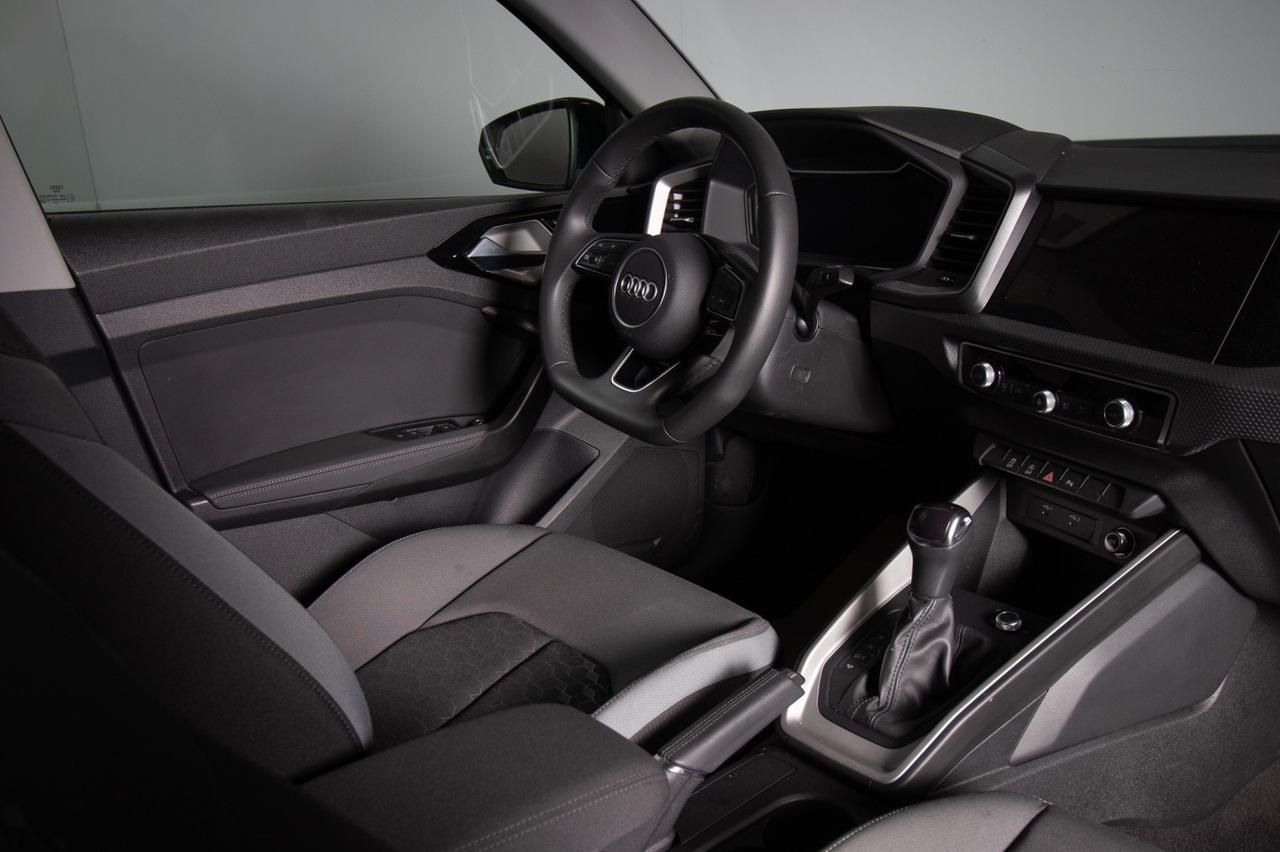 Audi A1 Sportback 30 Tfsi S-line Black Identity S-tronic