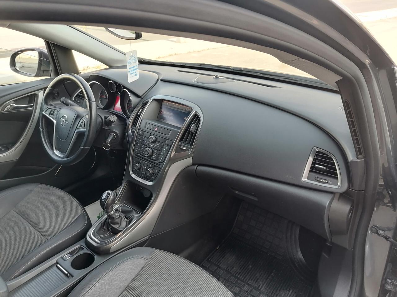 Opel Astra 1.7 CDTI 110CV COSMO 2011