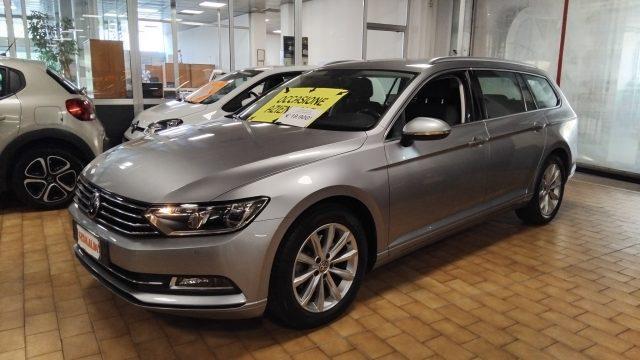 VOLKSWAGEN Passat Variant 1.6 TDI SCR DSG Business NAVI