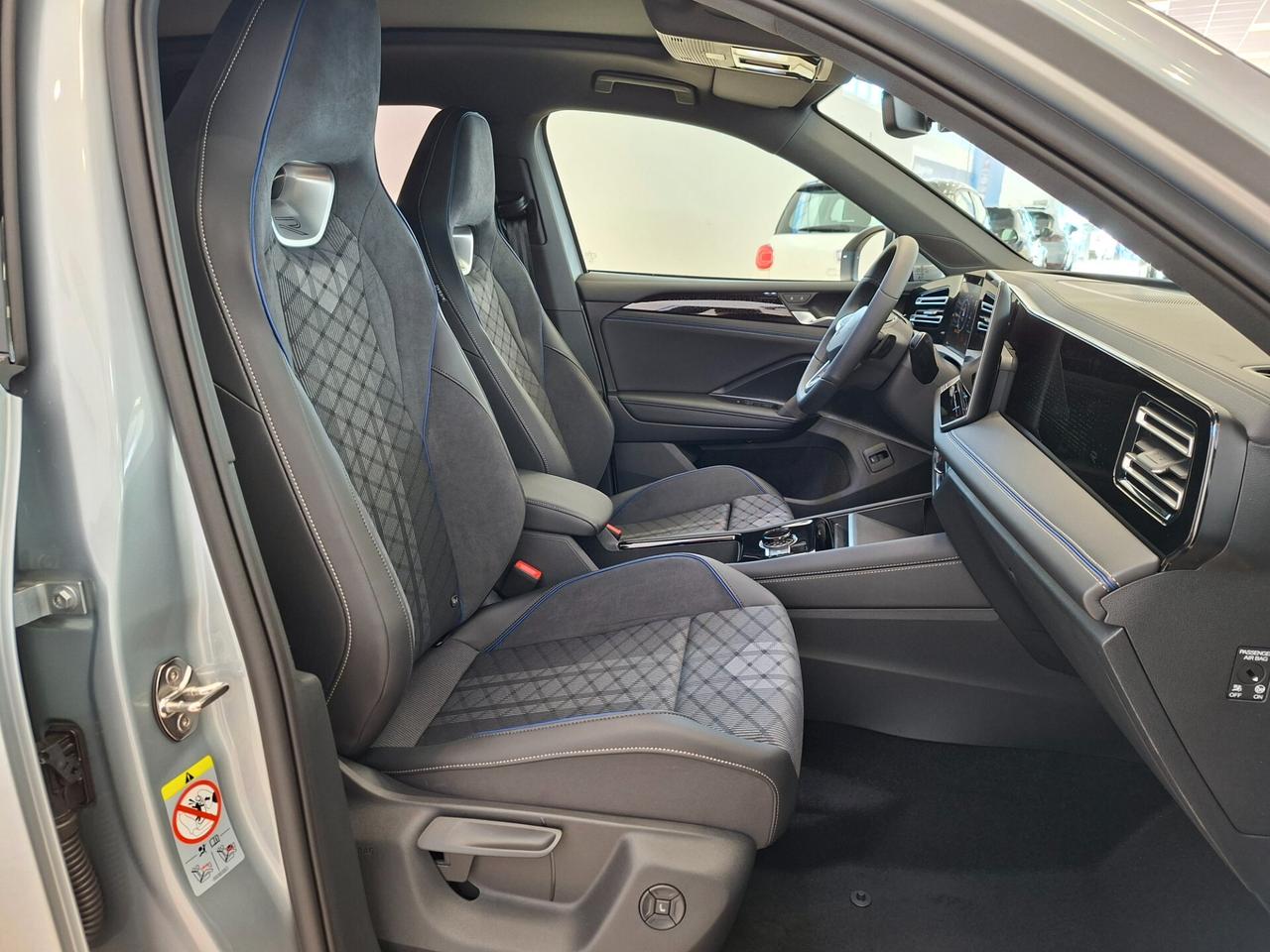 Volkswagen Tiguan 2.0 TDI 150 CV DSG R-Line Plus NUOVA