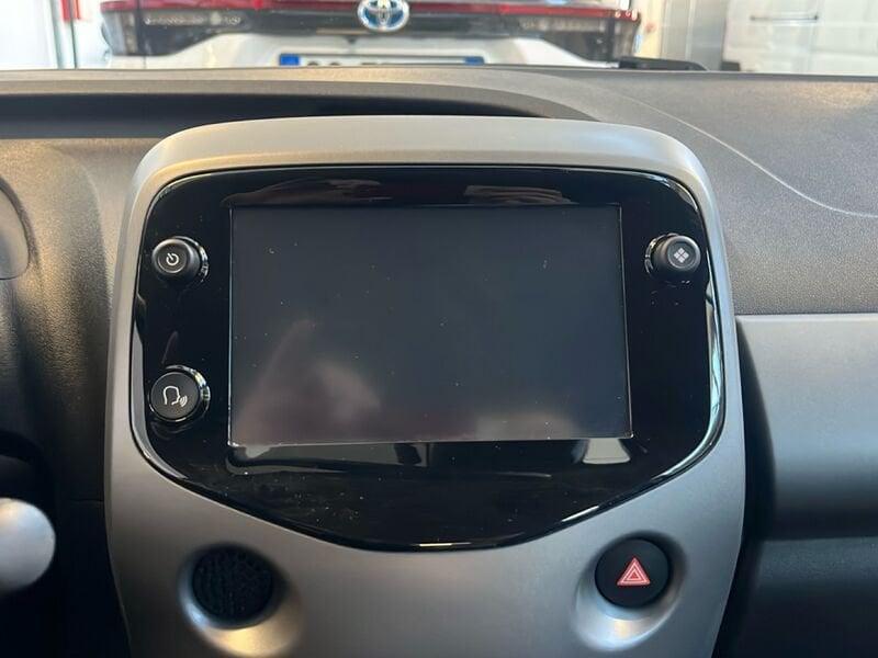 Toyota Aygo Aygo Connect 1.0 VVT-i 72 CV 5 porte x-play