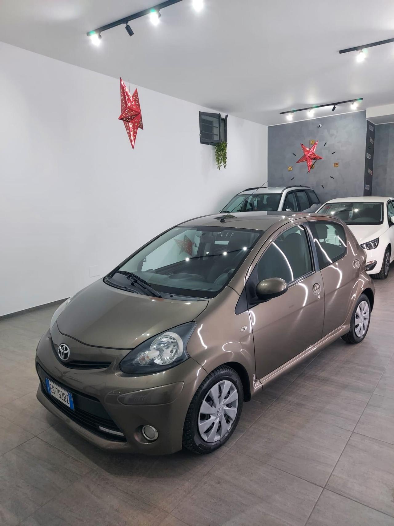 Toyota Aygo 1.0 12V VVT-i 5 porte Cool Soda Connect MMT