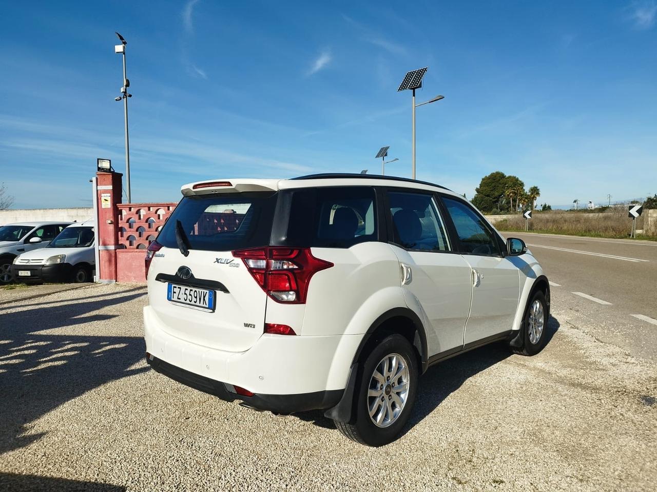 Mahindra XUV500 2.2 16V AWD W8