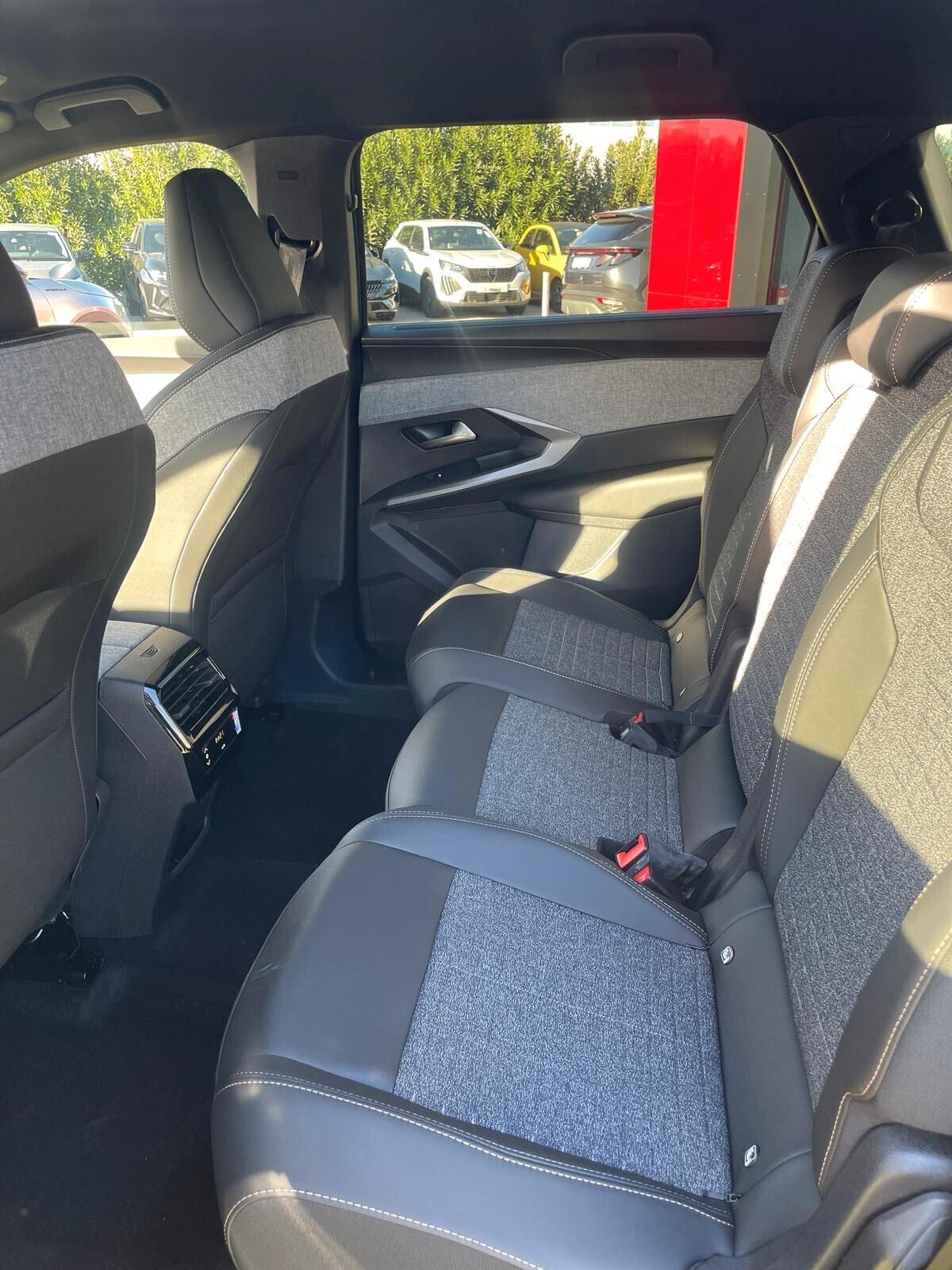 Peugeot 5008 Hybrid 145 e-DCS6 Allure