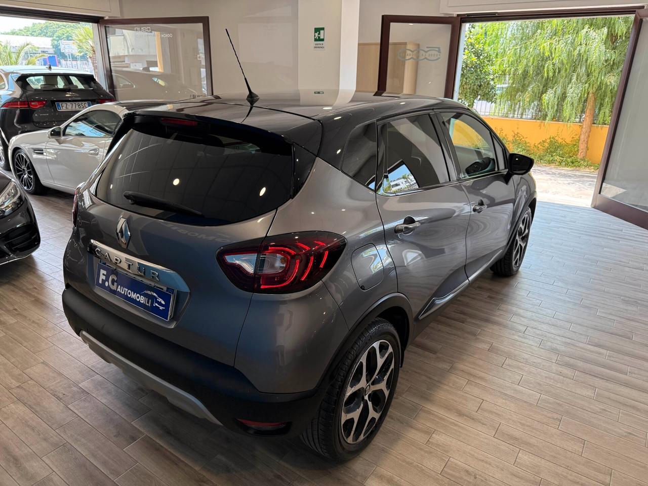 Renault Captur dCi 8V 110 CV Start&Stop Energy Initiale Paris