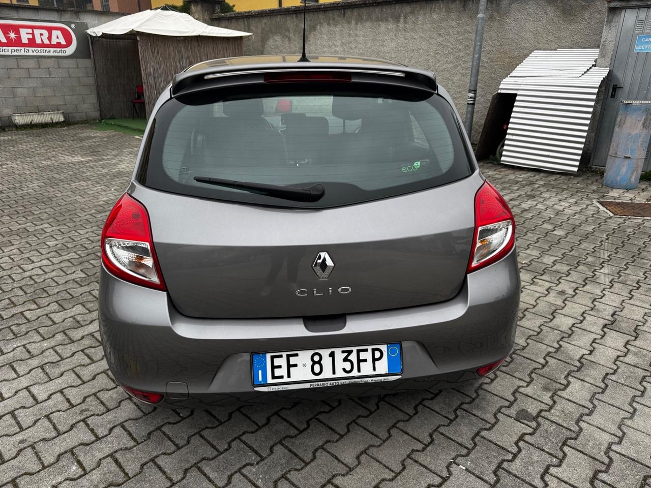 Renault Clio 1.5 dCi 85CV 5 porte con GANCIO TRAINO
